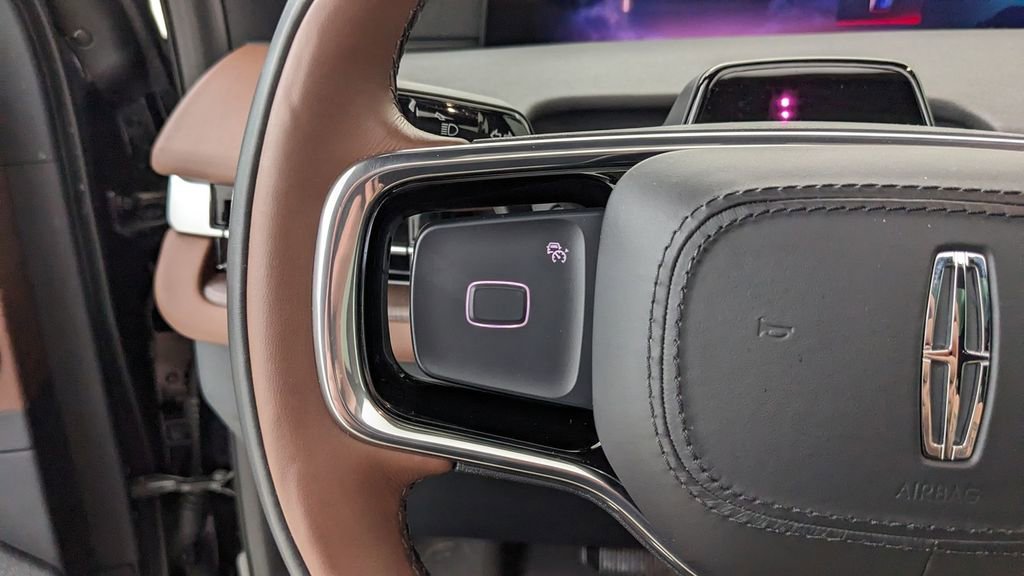 Used 2025 Lincoln Navigator L Reserve image 35