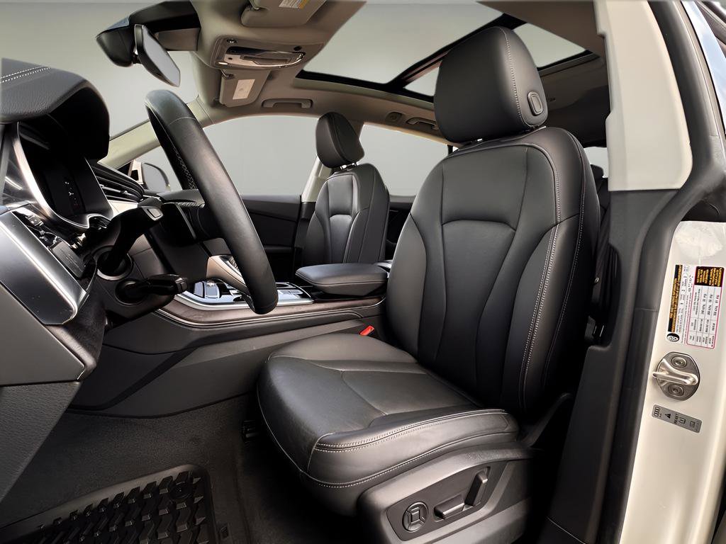 Used 2023 Audi Q8 Premium Plus AWD/4WD image 8