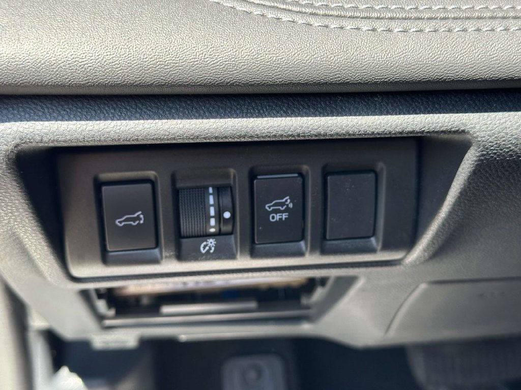 Used 2022 Subaru Outback Touring AWD/4WD image 30