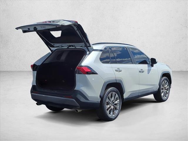 Used 2019 Toyota RAV4 Limited image 5
