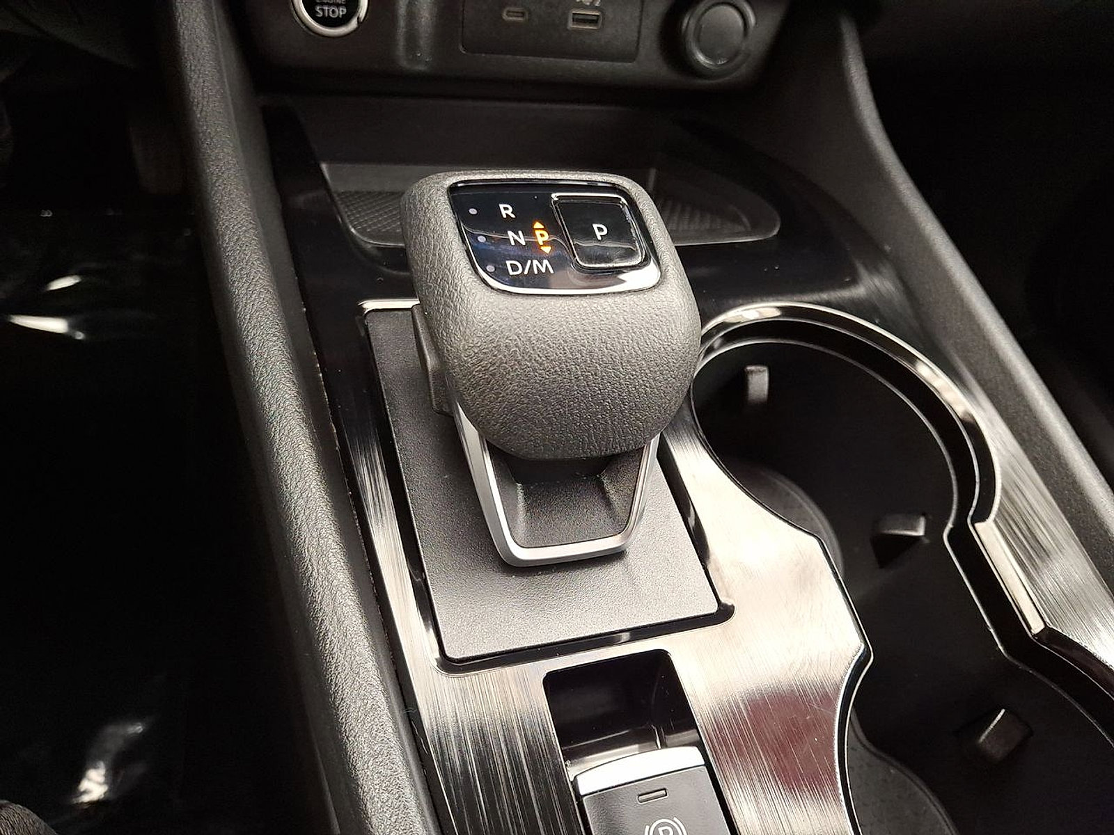 Used 2021 Nissan Rogue SV image 12