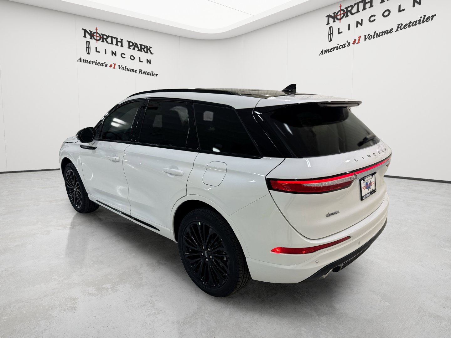 New 2026 Lincoln Corsair Reserve FWD image 26