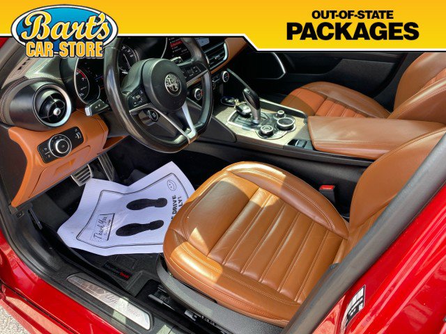 Used 2018 Alfa Romeo Giulia Ti w/ Quick Order Package 22X Lusso AWD/4WD image 27