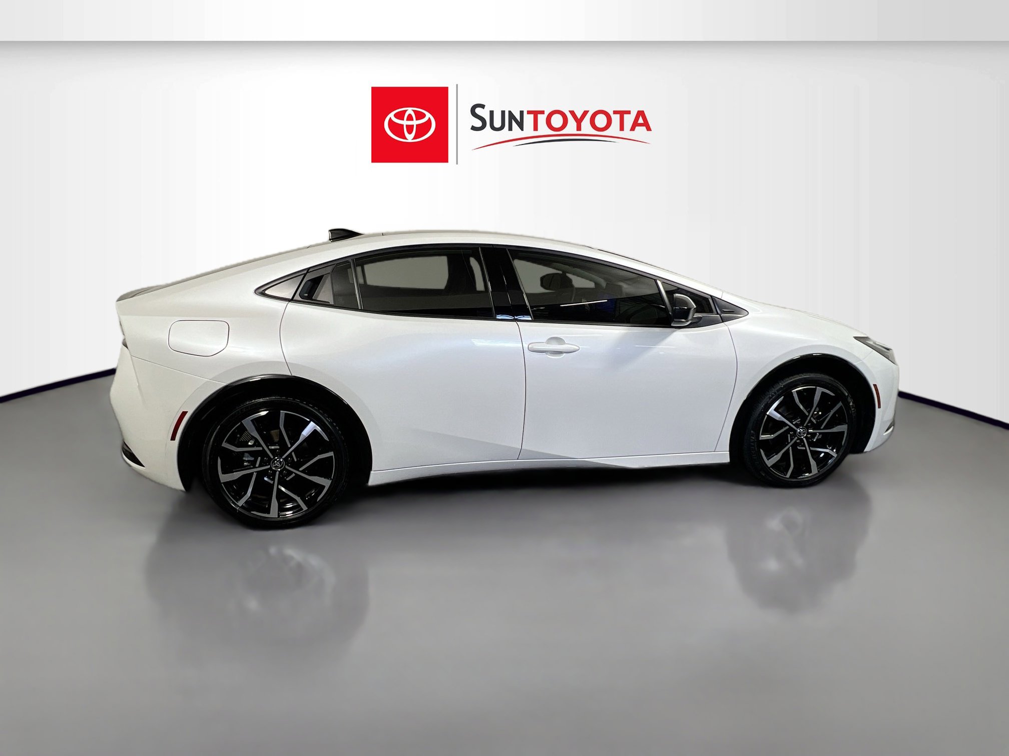 Used 2024 Toyota Prius Prime image 2