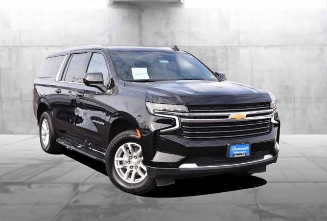 Used 2024 Chevrolet Suburban LT AWD/4WD image 2