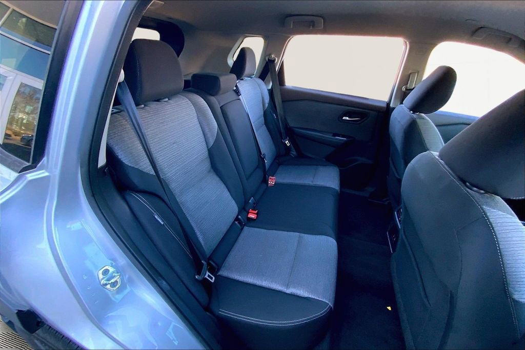 Used 2022 Nissan Rogue SV image 17