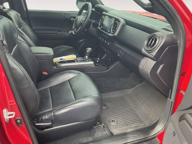 Used 2023 Toyota Tacoma TRD Off-Road w/ TRD Premium Off Road Package image 15