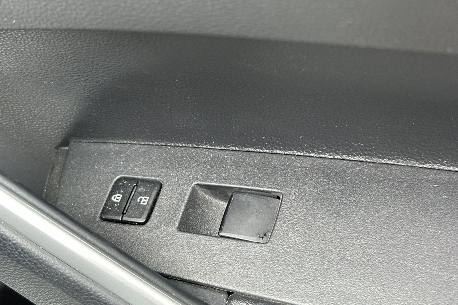 Used 2023 Toyota Corolla Cross LE w/ Moonroof Package FWD image 21