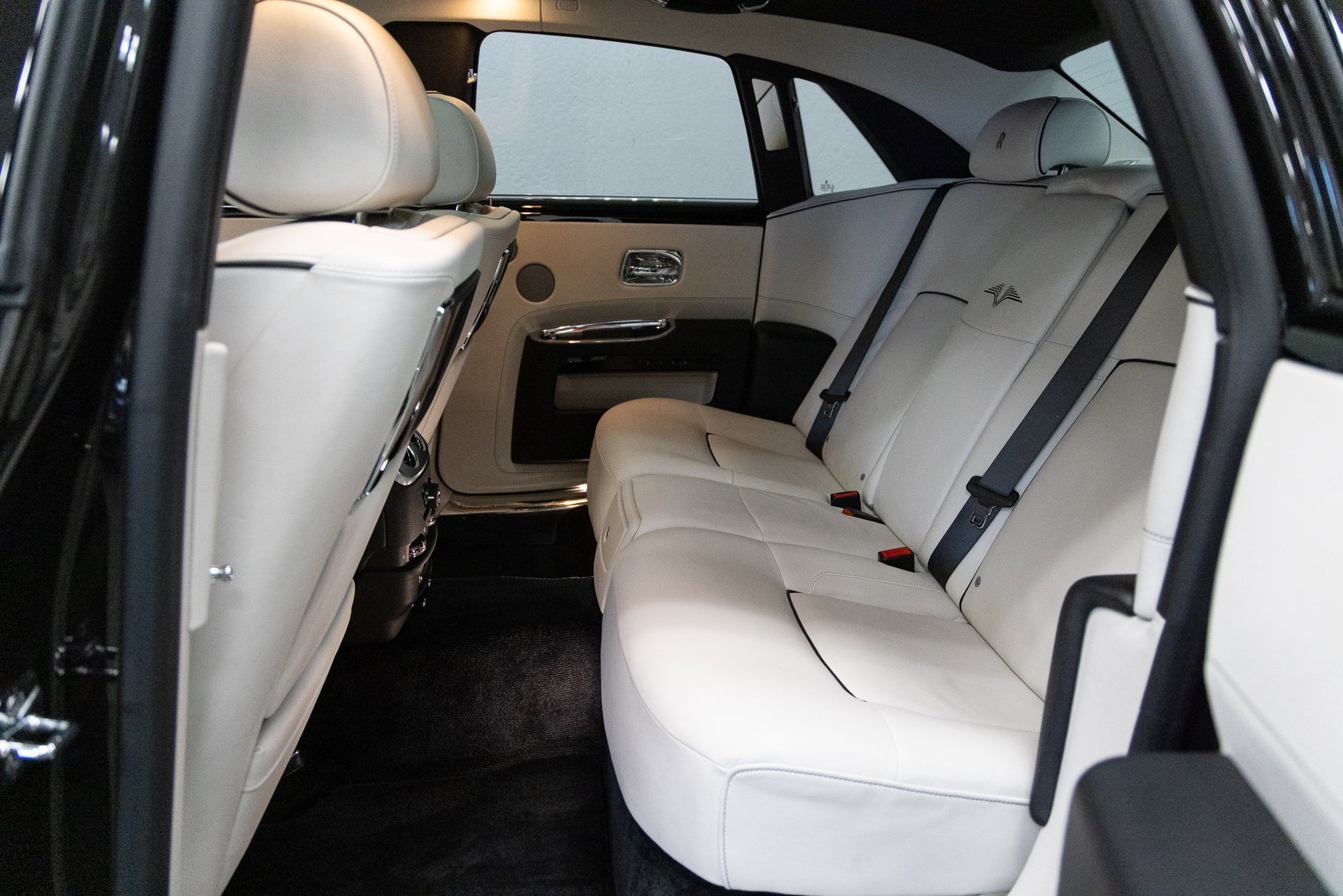 Used 2014 Rolls-Royce Ghost image 8