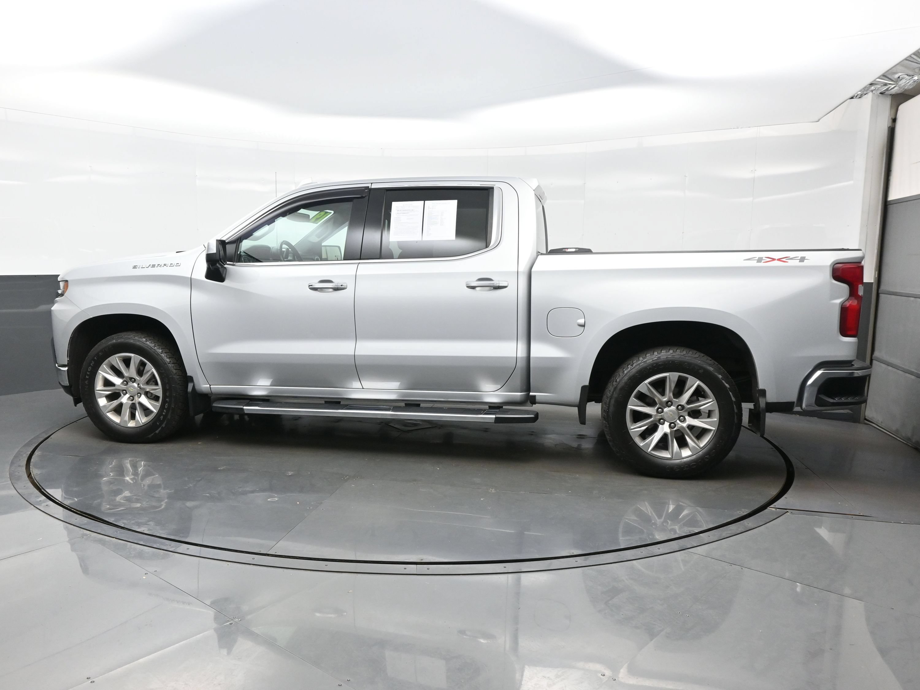 Used 2019 Chevrolet Silverado 1500 LTZ w/ Max Trailering Package AWD/4WD image 3