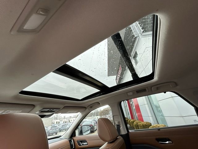 Certified 2023 Nissan Pathfinder Platinum image 25