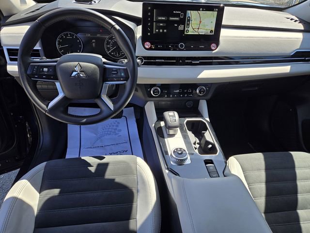 Used 2025 Mitsubishi Outlander SE FWD image 30