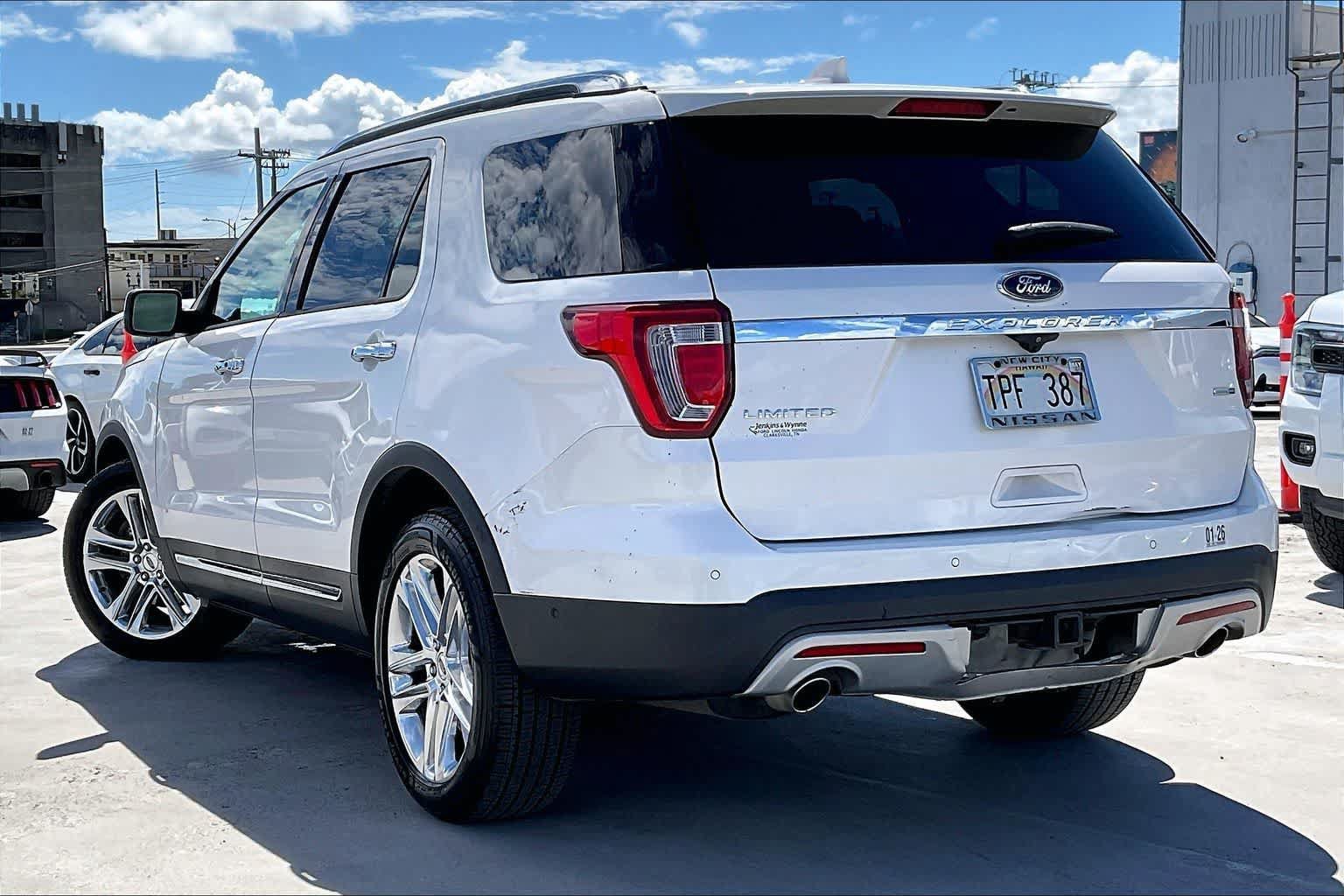 Used 2016 Ford Explorer Limited w/ Equipment Group 301A AWD/4WD image 4