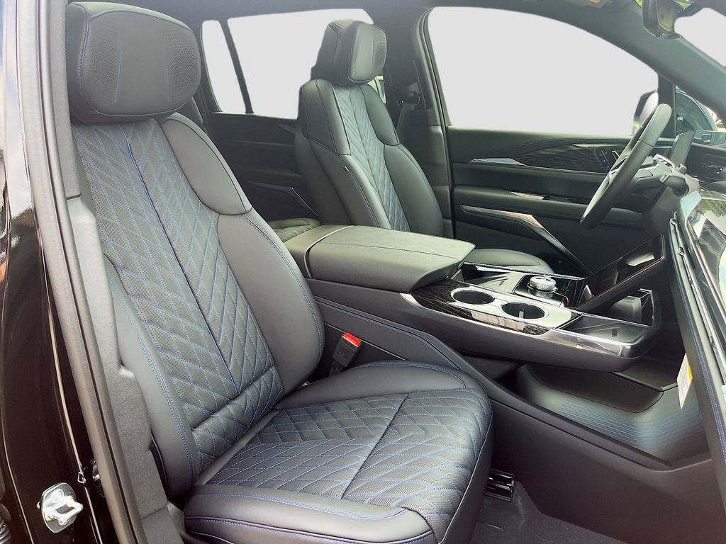 New 2025 Cadillac Escalade IQ Luxury 1 AWD/4WD image 31