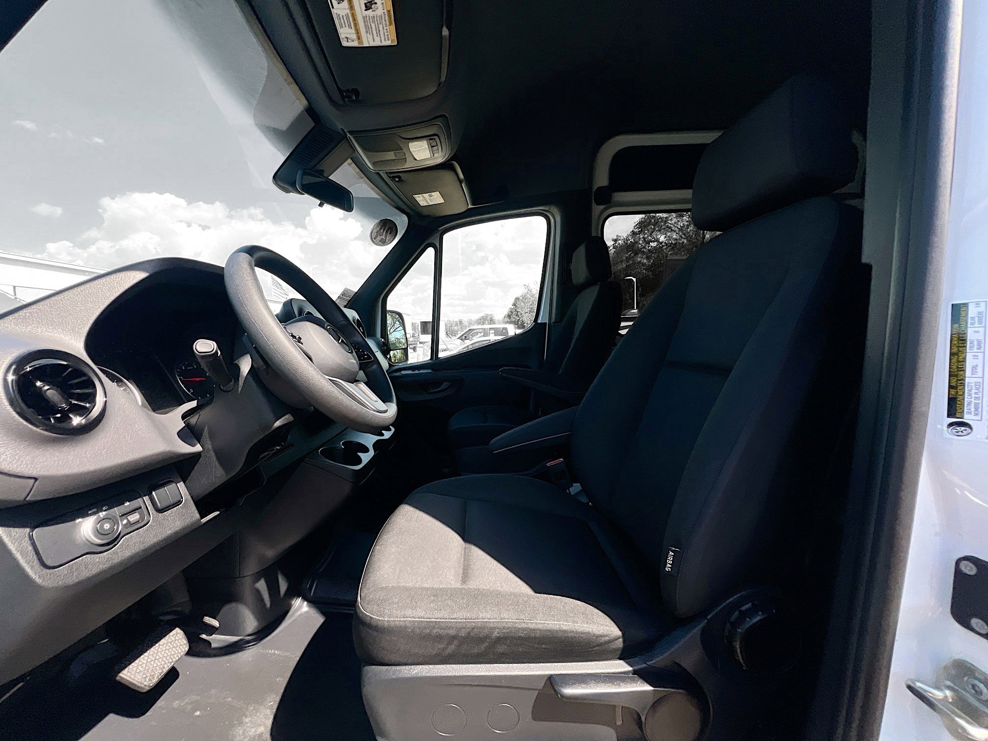 Used 2024 Mercedes-Benz Sprinter 2500 image 14