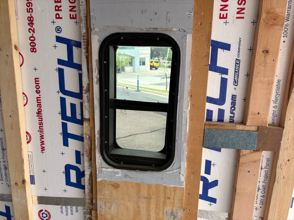 Used 2016 Ford E-450 and Econoline 450 Super Duty RWD image 23