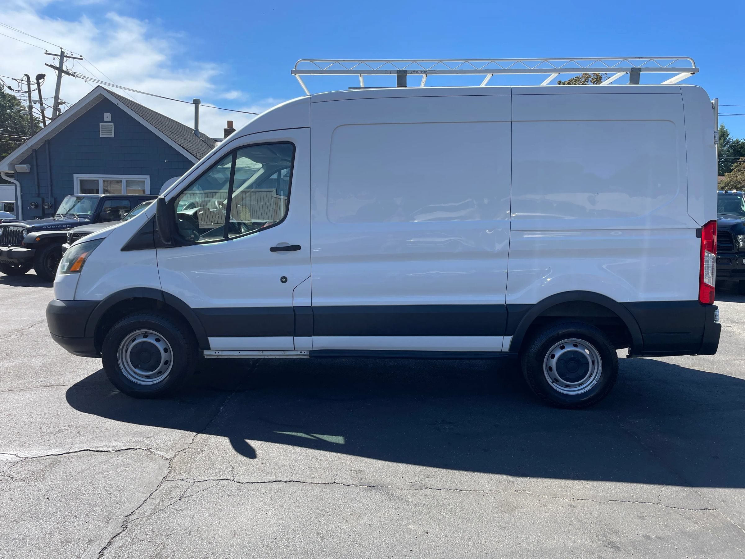 Used 2015 Ford Transit 250 130 Medium Roof RWD image 2