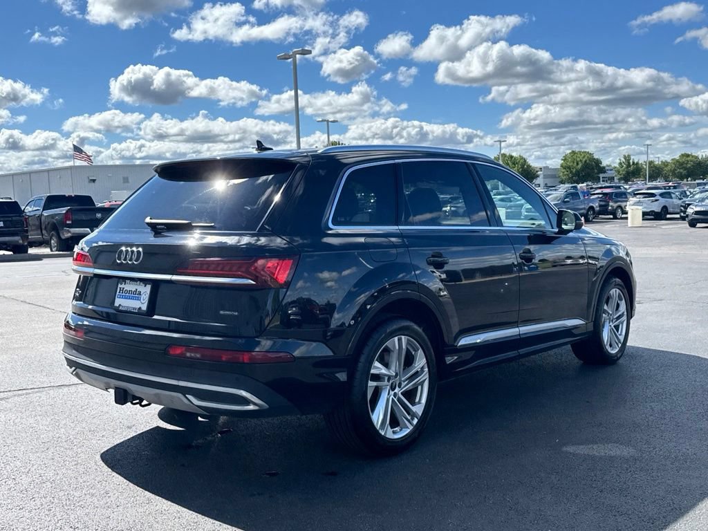 Used 2023 Audi Q7 2.0T Premium w/ Towing Package AWD/4WD image 7