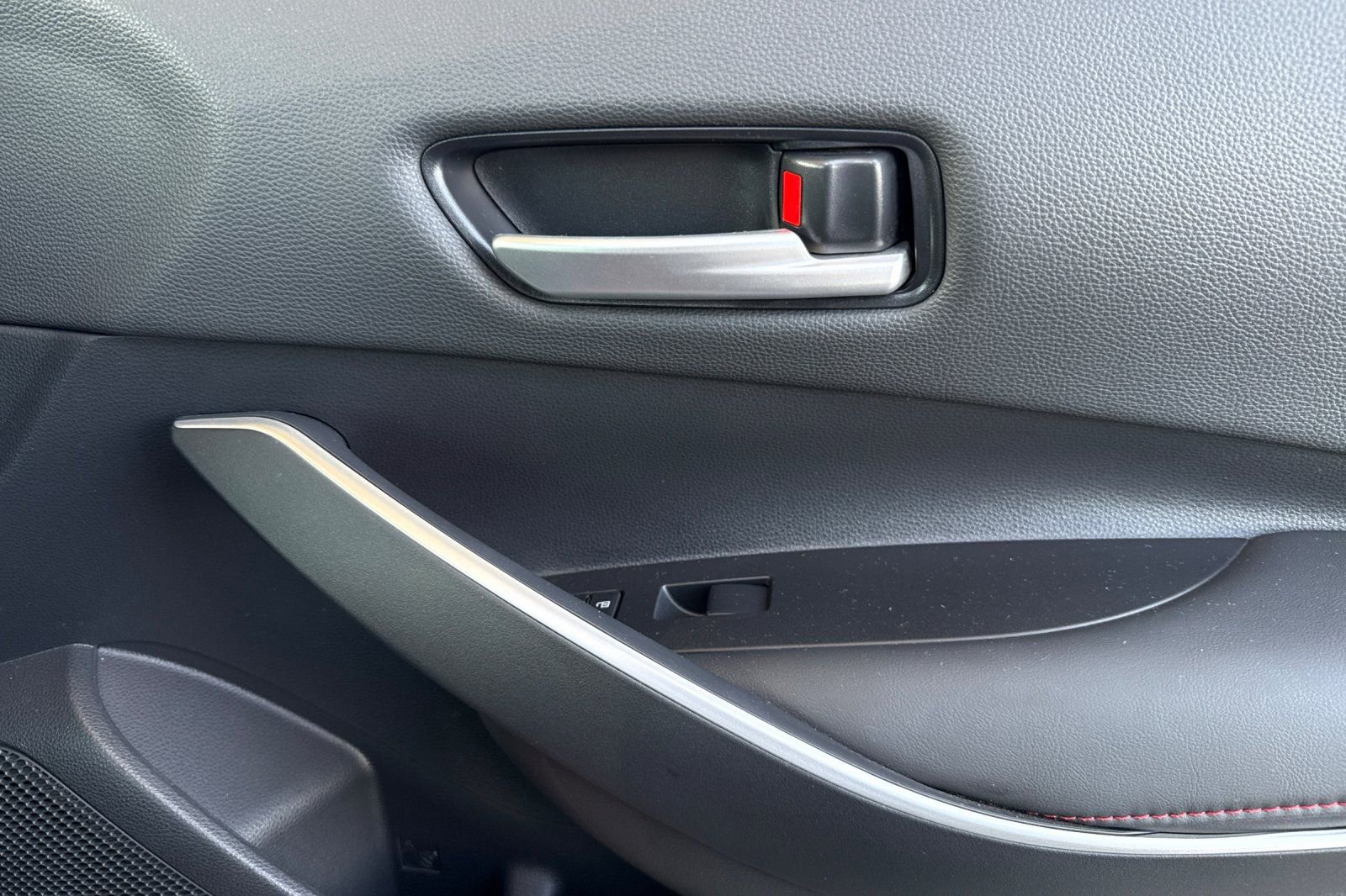 Certified 2025 Toyota Corolla SE image 20