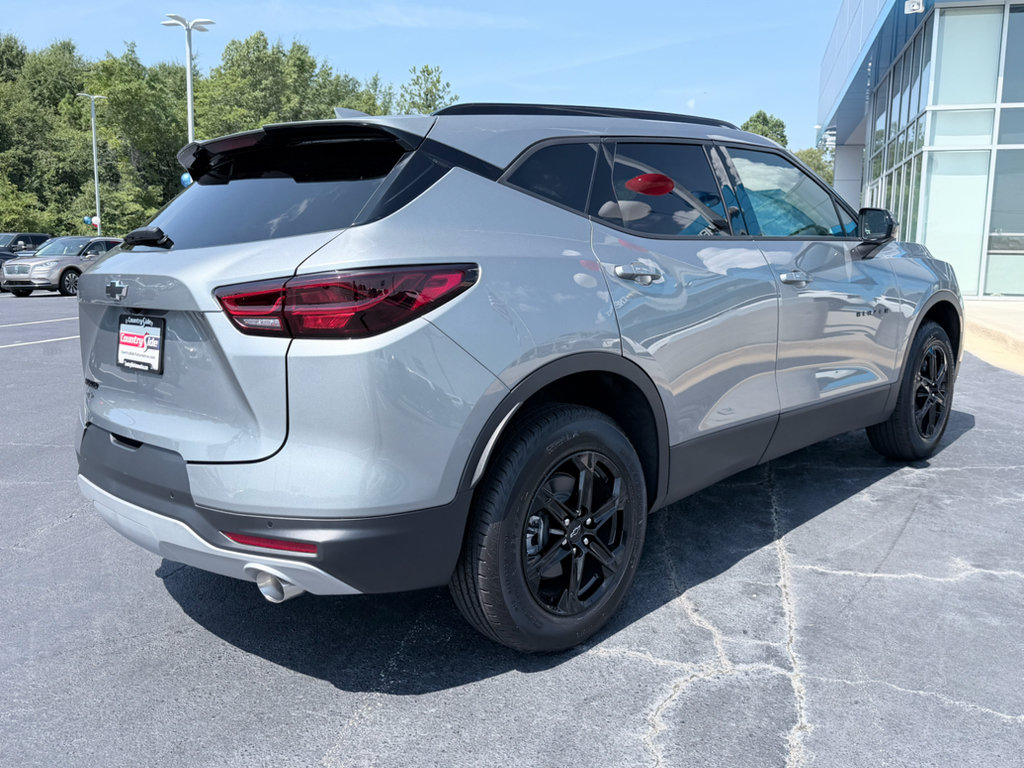 New 2026 Chevrolet Blazer LT w/ Midnight/Sport Edition FWD image 6