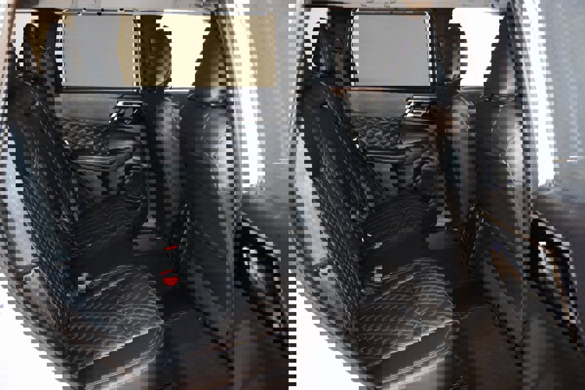 Used 2024 Mitsubishi Outlander 4WD Plug-In Hybrid image 67