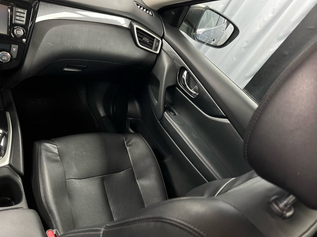 Used 2016 Nissan Rogue SL image 19