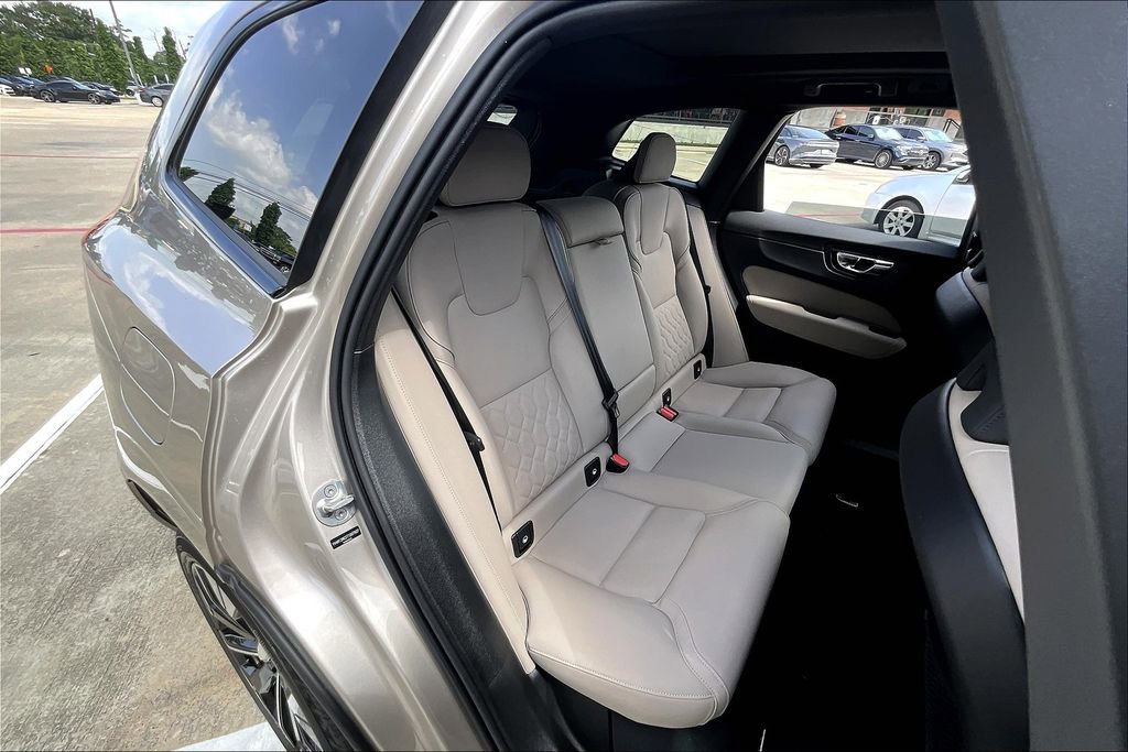 New 2026 Volvo XC60 B5 Plus w/ Protection Package Premier AWD/4WD image 16