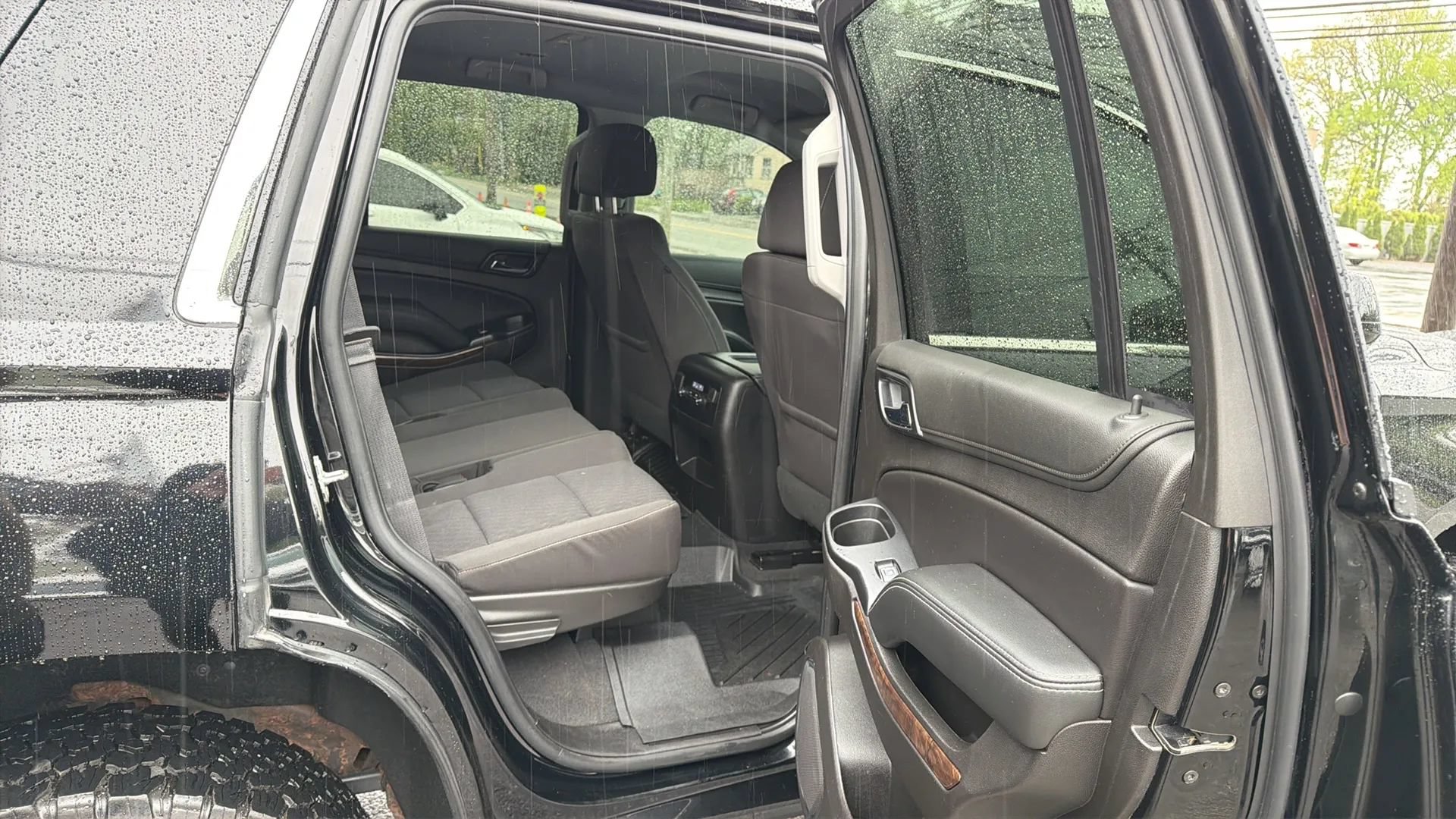 Used 2019 Chevrolet Tahoe LS AWD/4WD image 25