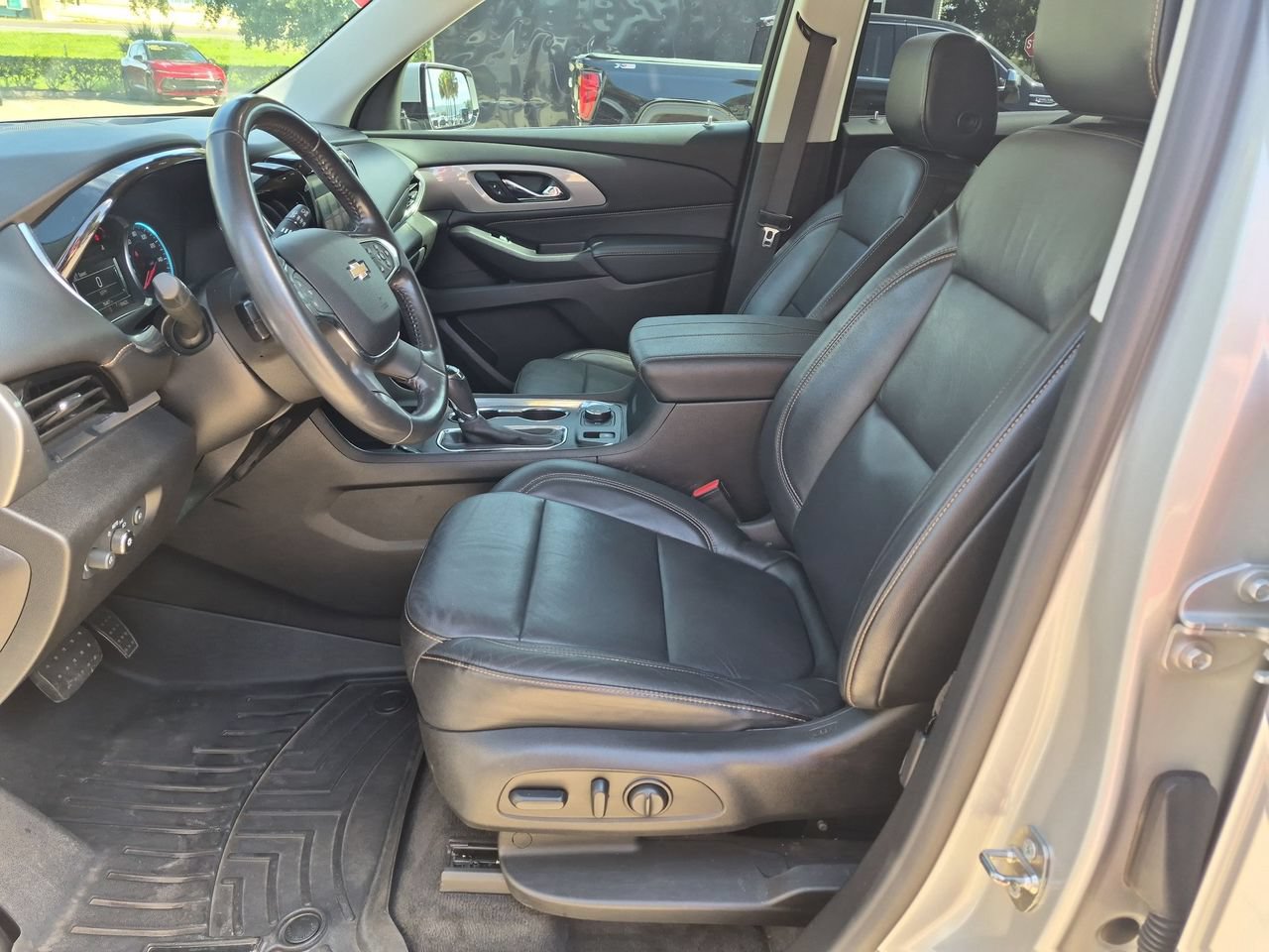 Used 2019 Chevrolet Traverse RS FWD image 18