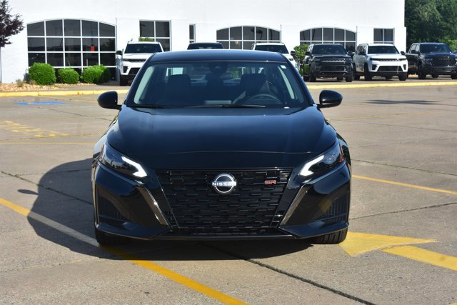 Used 2025 Nissan Altima 2.5 SR FWD image 2