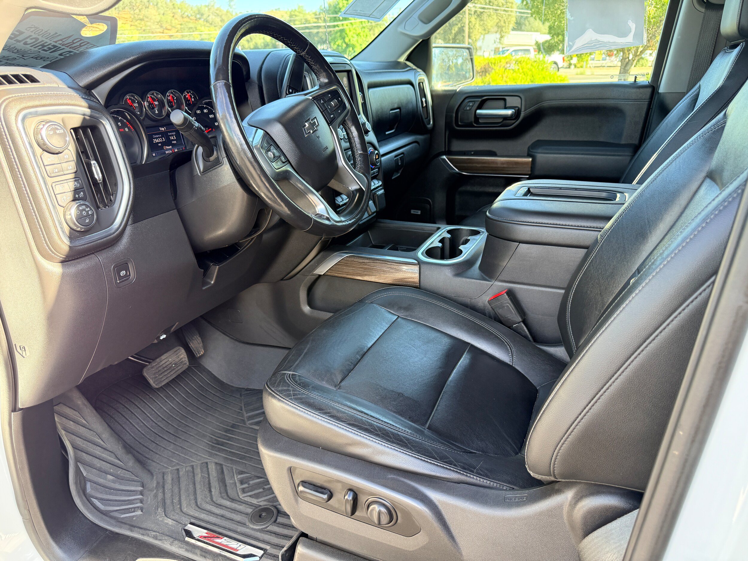 Used 2020 Chevrolet Silverado 1500 LT Trail Boss AWD/4WD image 14