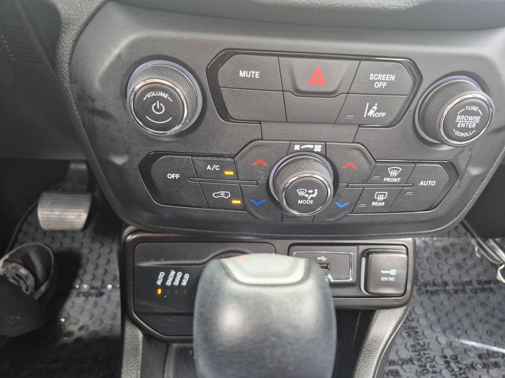 Used 2022 Jeep Renegade Limited w/ Sun, Sound & Wheels Group AWD/4WD image 20