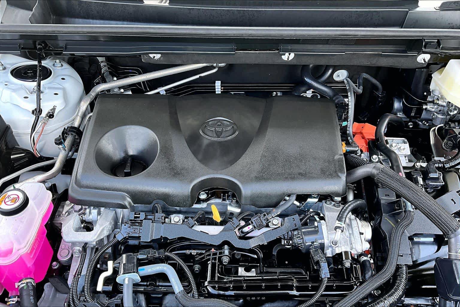 Used 2026 Toyota RAV4 SE FWD image 32