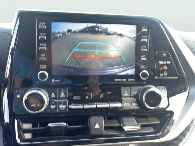 Used 2021 Toyota Highlander XLE AWD/4WD image 26