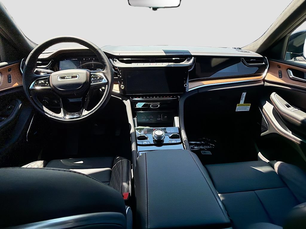 New 2026 Jeep Grand Cherokee L Summit AWD/4WD image 18