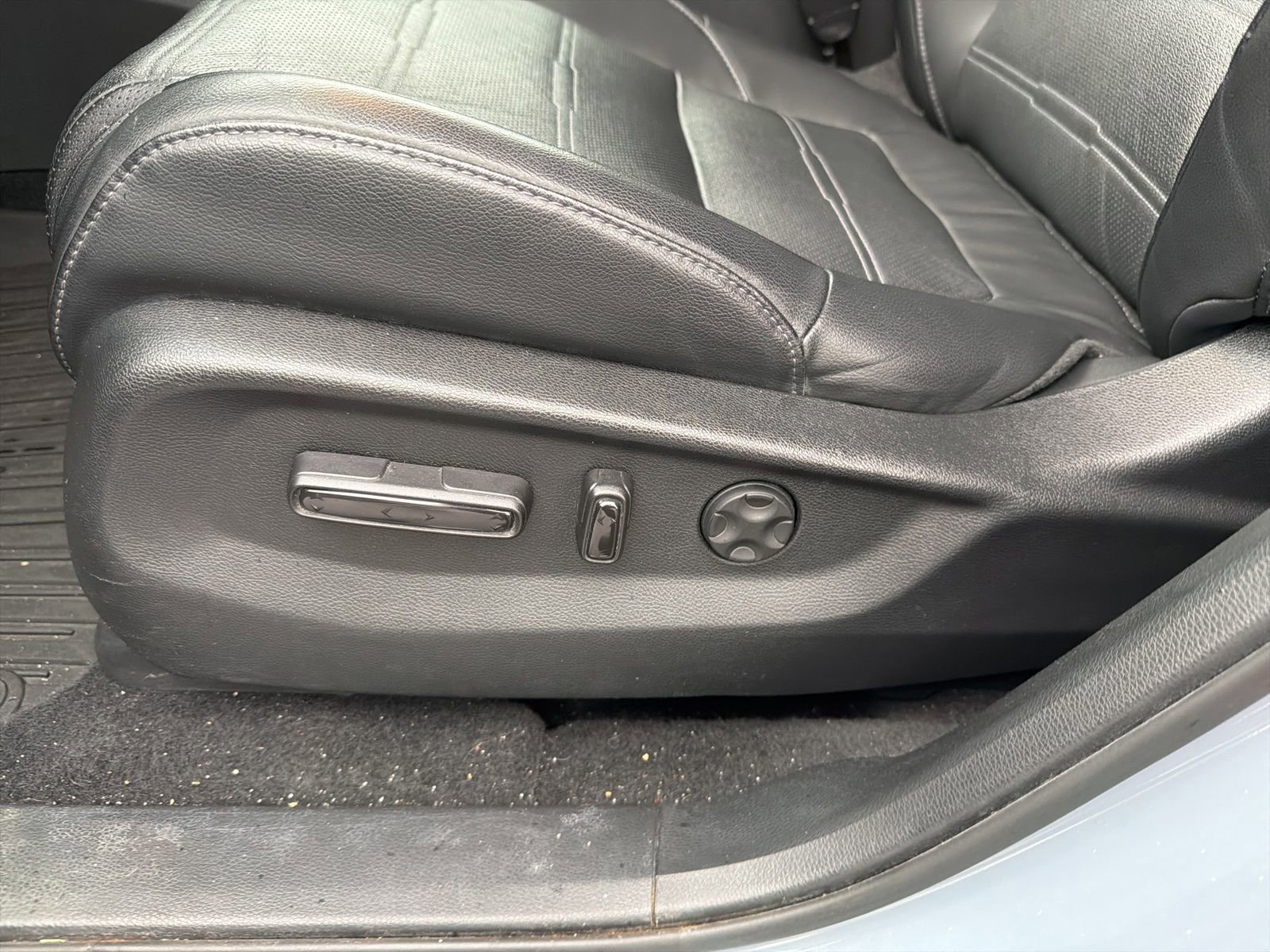 Used 2020 Honda CR-V Touring image 13