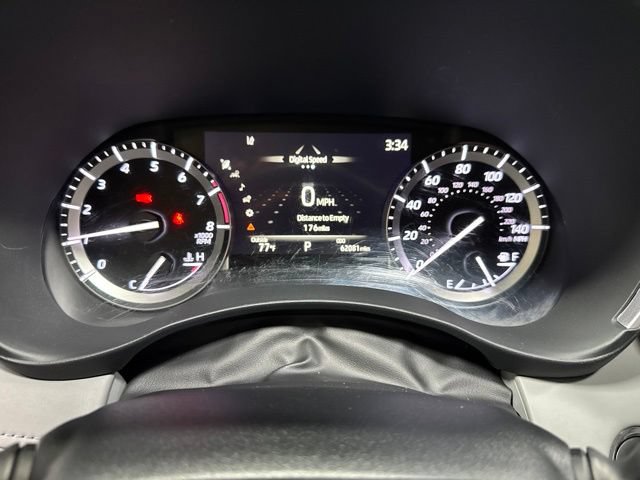 Used 2022 Toyota Highlander XLE AWD/4WD image 19