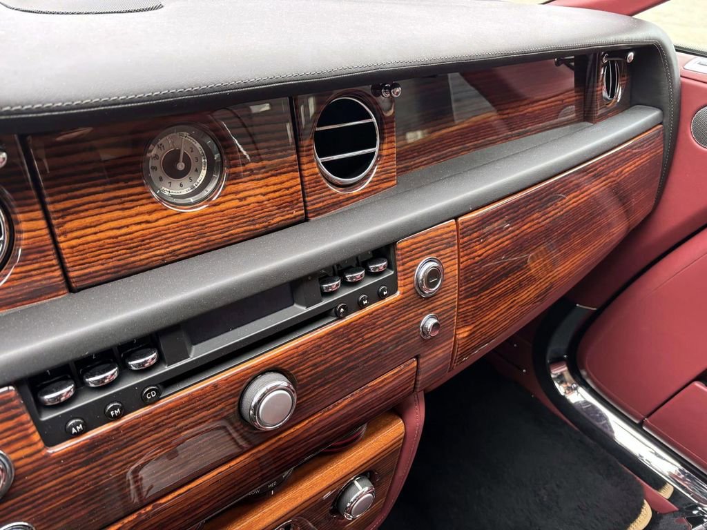 Used 2010 Rolls-Royce Phantom Drophead Coupe image 29
