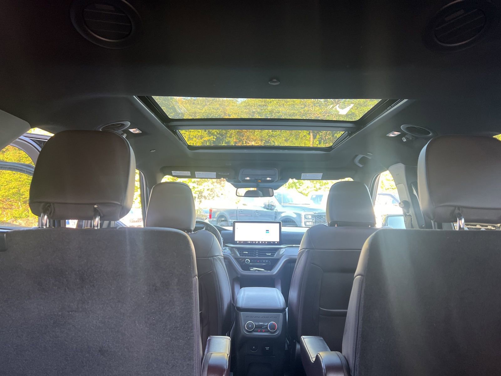 Used 2025 Ford Explorer Platinum w/ LUX Leather Package image 15