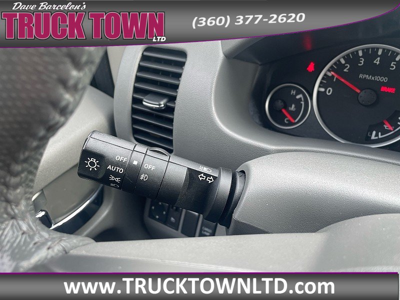 Used 2011 Nissan Frontier SL w/ Moonroof Pkg RWD image 18