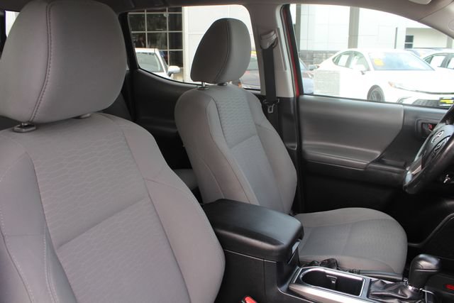 Used 2016 Toyota Tacoma SR5 w/ SR5 Appearance Package (SN) RWD image 30
