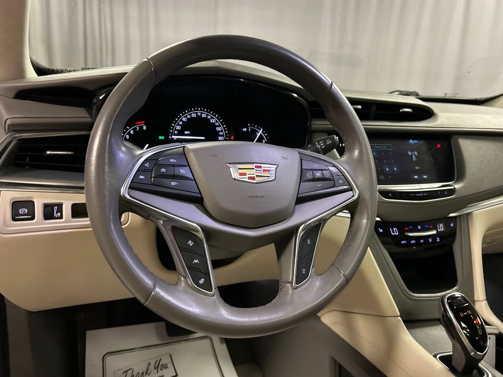 Used 2018 Cadillac XT5 Luxury w/ Driver Awareness Package FWD image 15