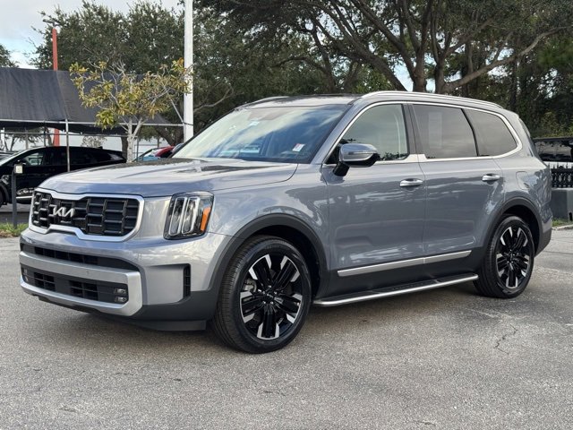 Used 2024 Kia Telluride SX w/ Towing Package image 2
