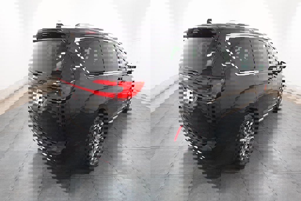 New 2026 Chrysler Pacifica Pinnacle image 5