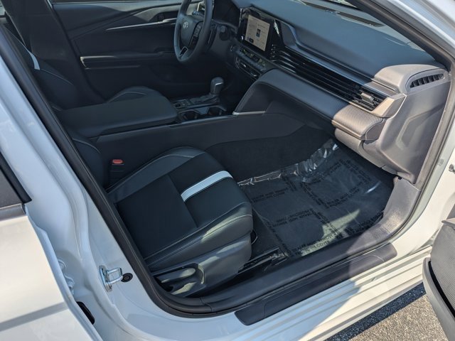 Used 2025 Toyota Camry SE image 12