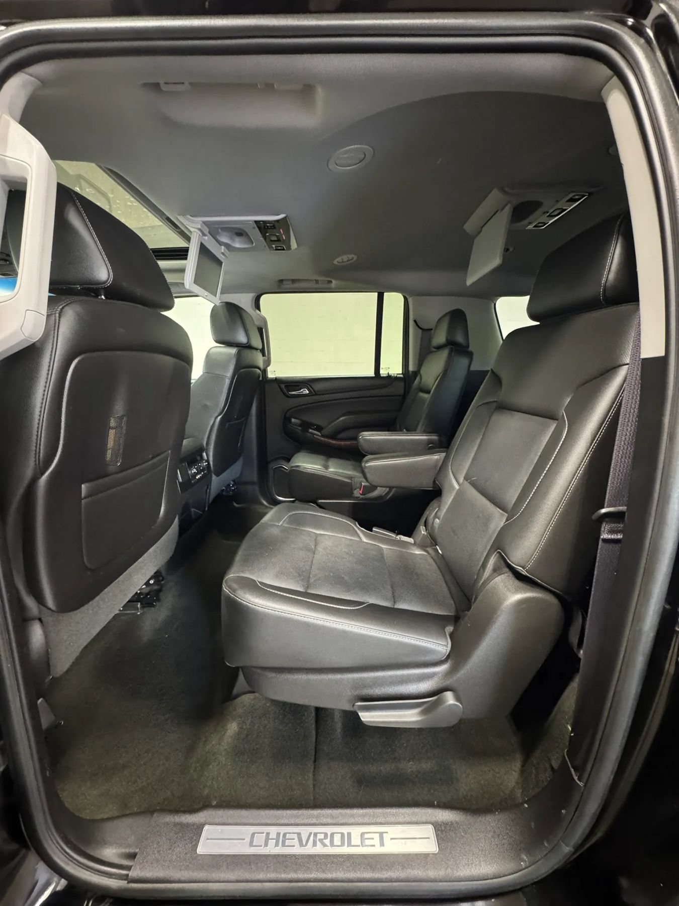 Used 2016 Chevrolet Suburban LTZ AWD/4WD image 37