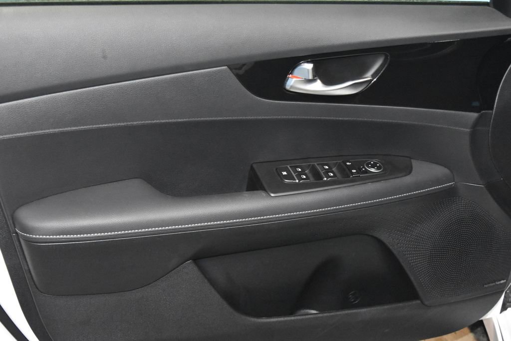 Used 2024 Kia Forte GT-Line w/ GT-Line Premium Package image 4