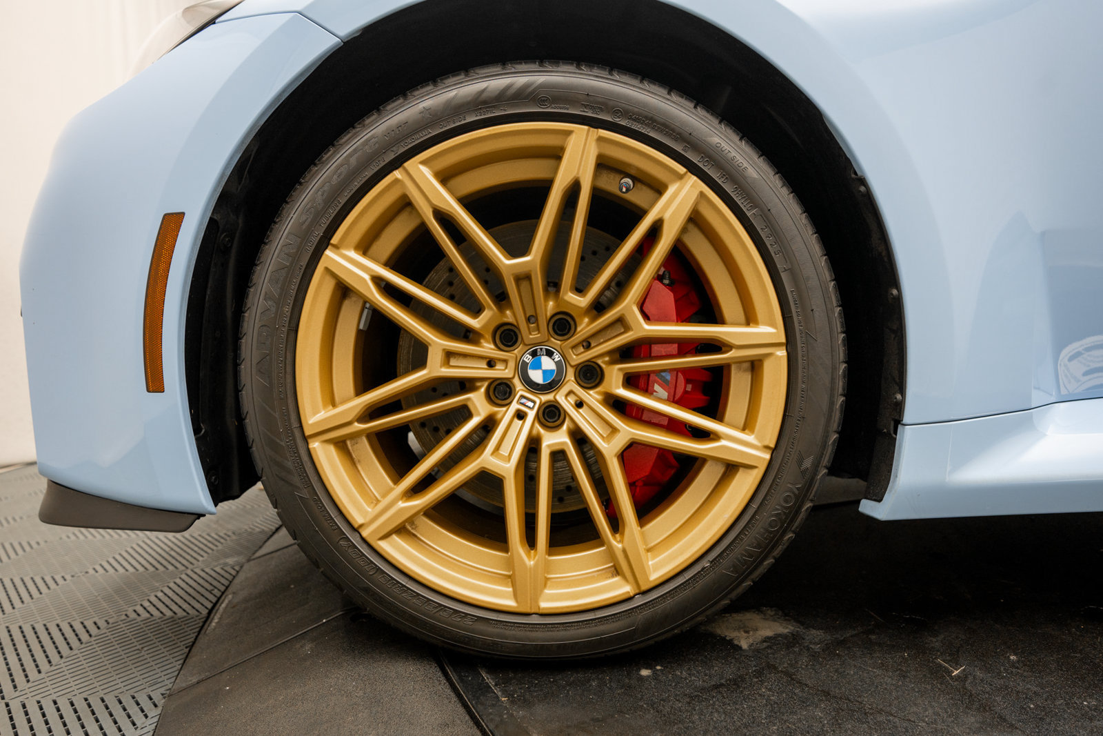 Used 2026 BMW M2 w/ Lighting Package RWD image 29