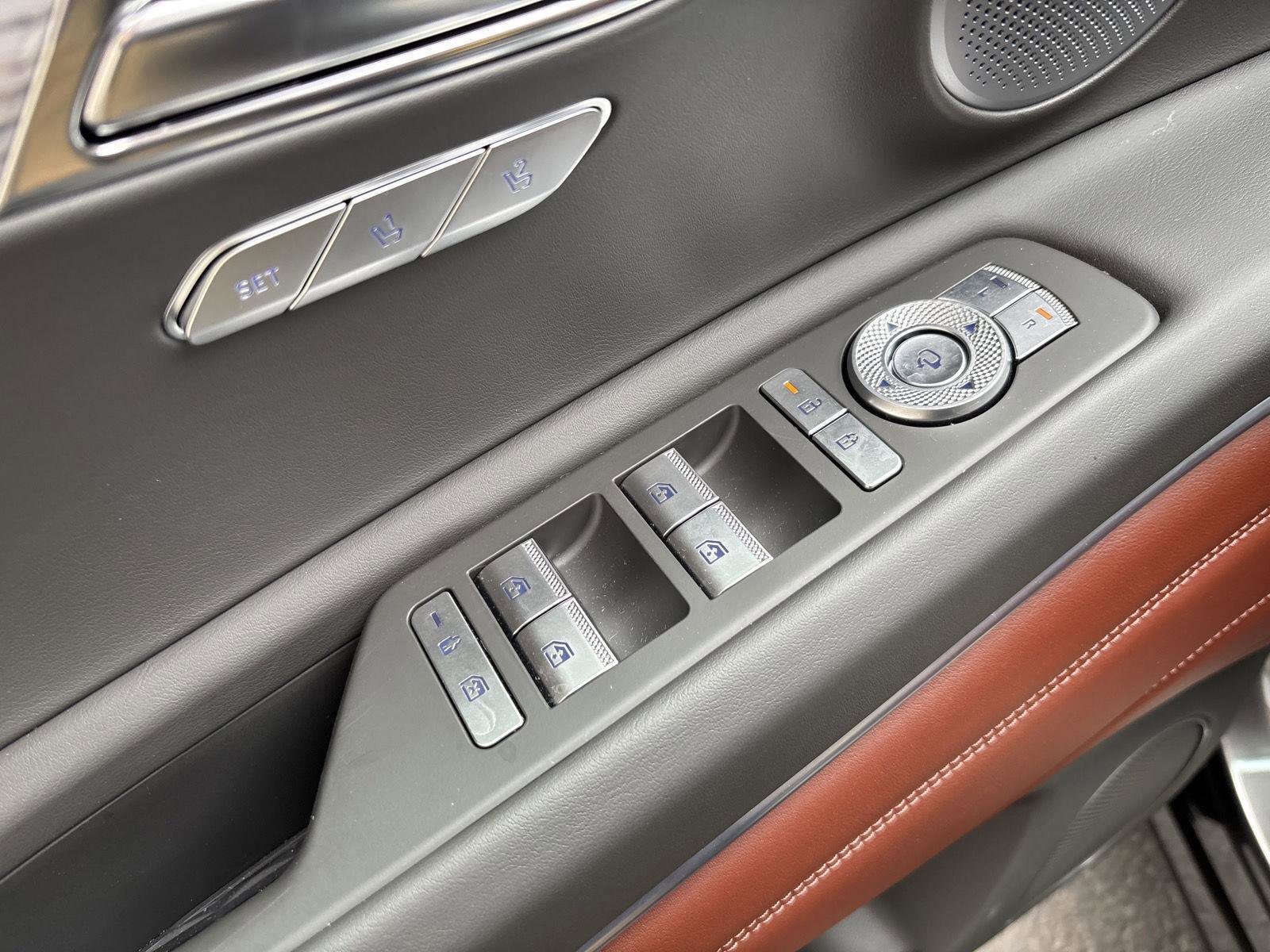 Used 2025 Genesis GV80 3.5T Prestige AWD/4WD image 12