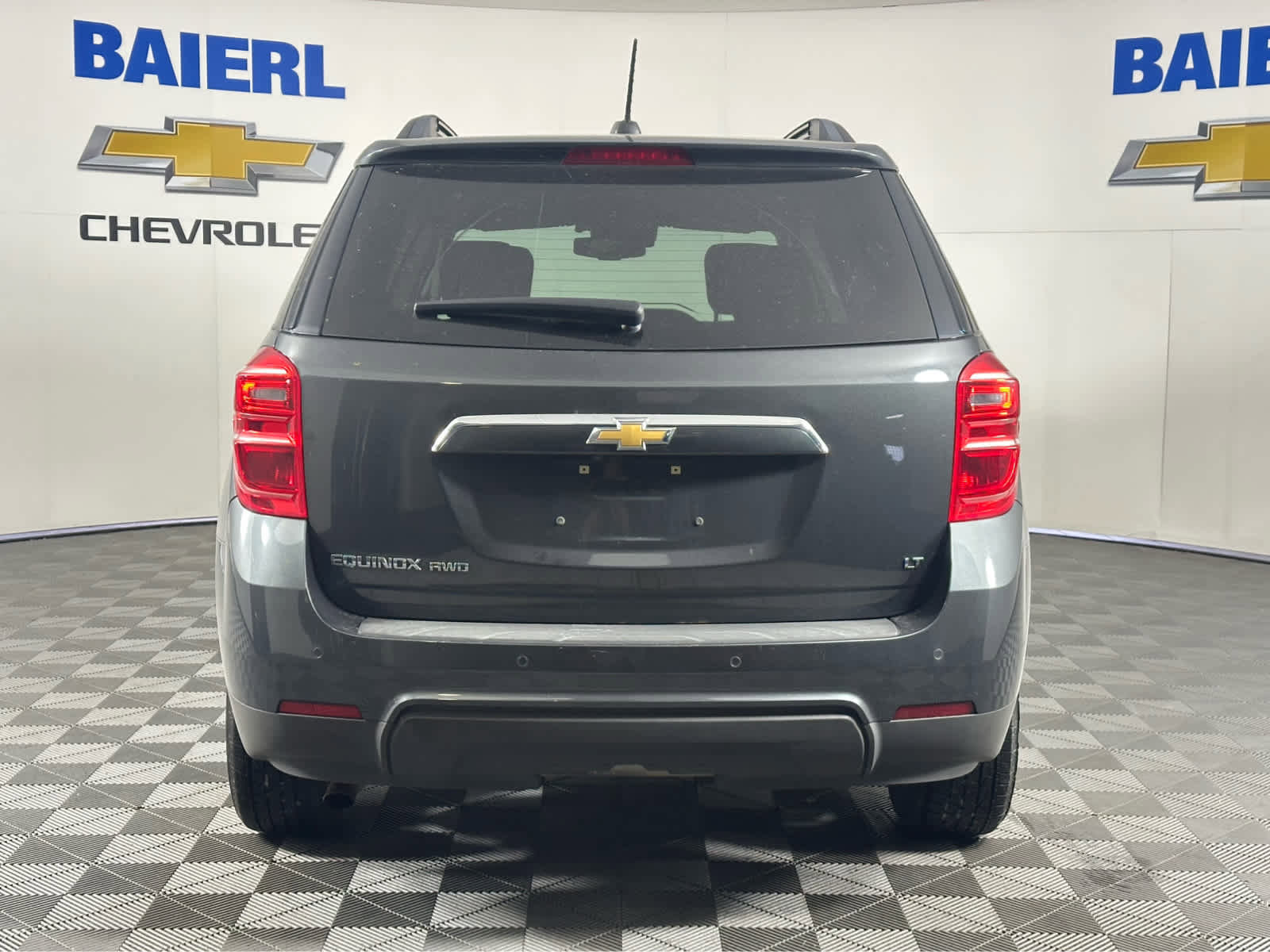 Used 2017 Chevrolet Equinox LT w/ Driver Confidence Package II image 6